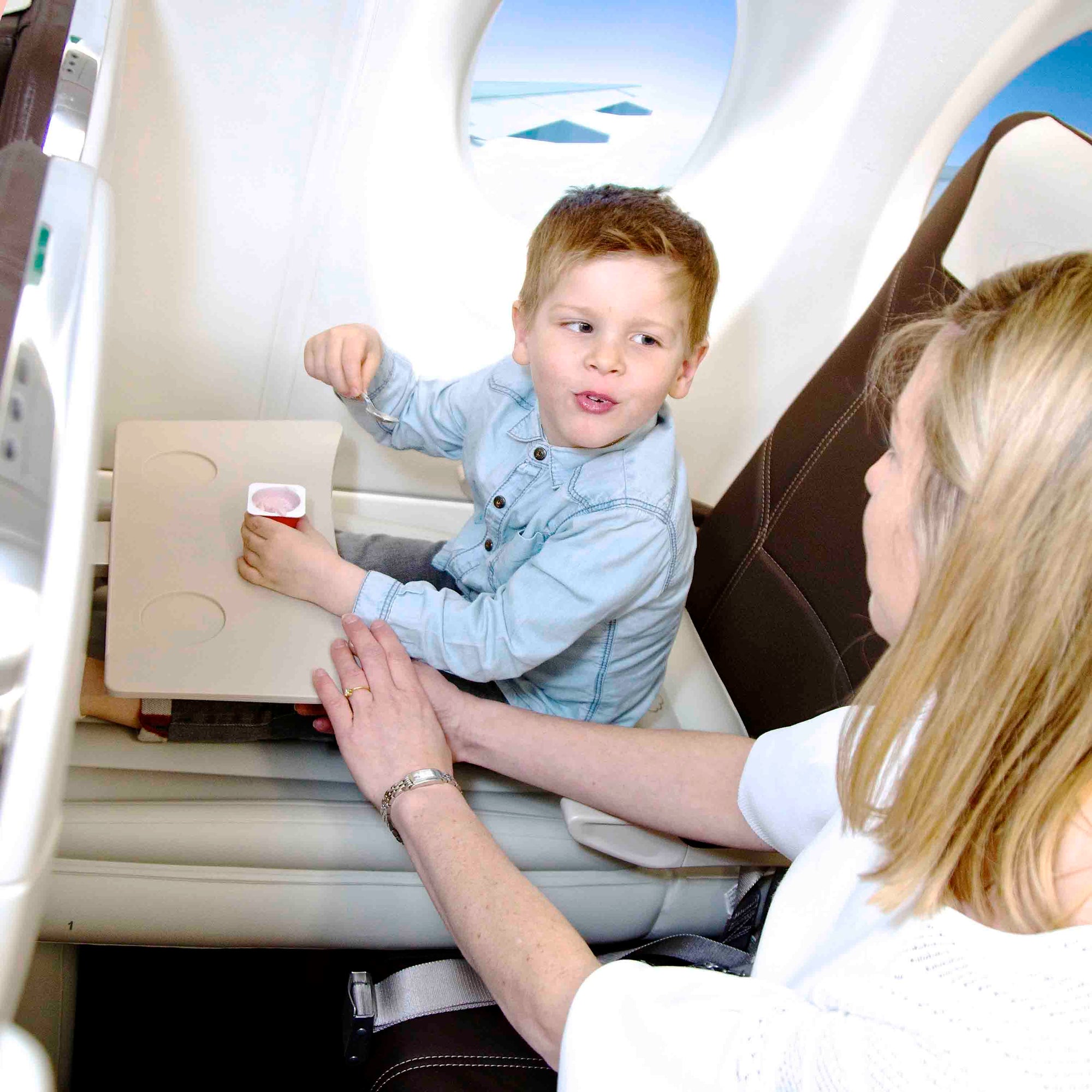 FLYAWAY KIDS BED: Parents LOVE this airline approved travel
